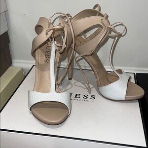 GUESS Women's White and Tan Heeled Sandals